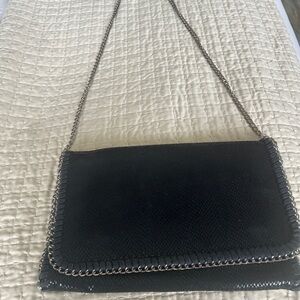 Elegant Black Chain-Trimmed Women's Bag
